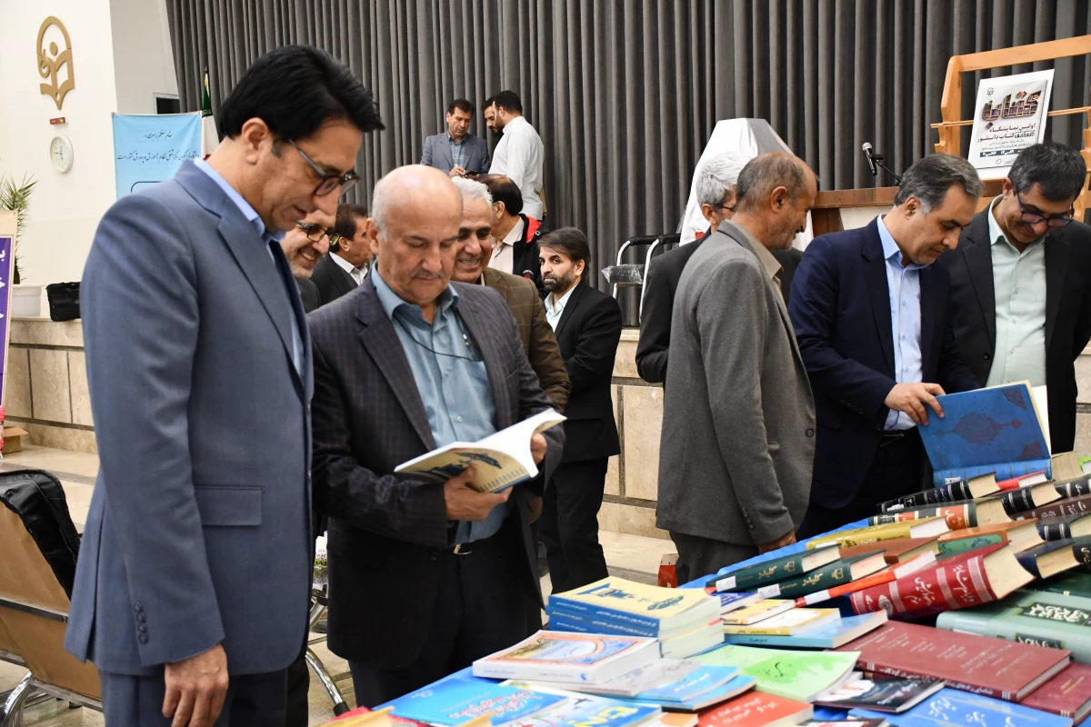 پبان کار نمایشگاه کتاب دانشور در دانشگاه فرهنگیان نیشابور 13