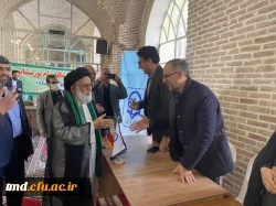 برپایی میز خدمت واحد دانشور در نماز جمعه  6