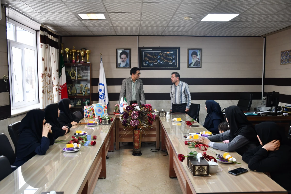 تکریم بانوان واحد دانشور در آستانه ولادت حضرت زهرا(س)و روز زن 2