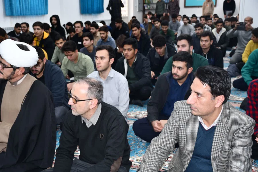 همزمان با 9 دی ماه انجام شد:
جلسه بصیرت افزایی با حضور دانشجویان ،کارکنان و اساتید 4