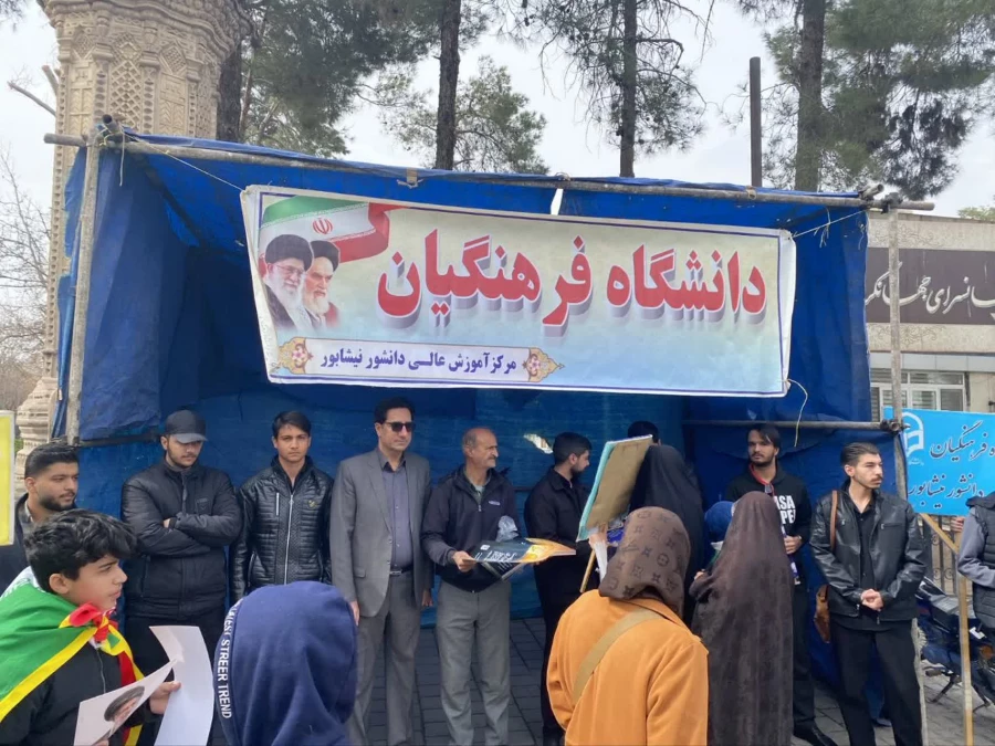 همزمان با روز قدس انجام شد:
حضور دانشجویان ،کارکنان و اساتید واحد دانشور در راهپیمایی روز قدس 7