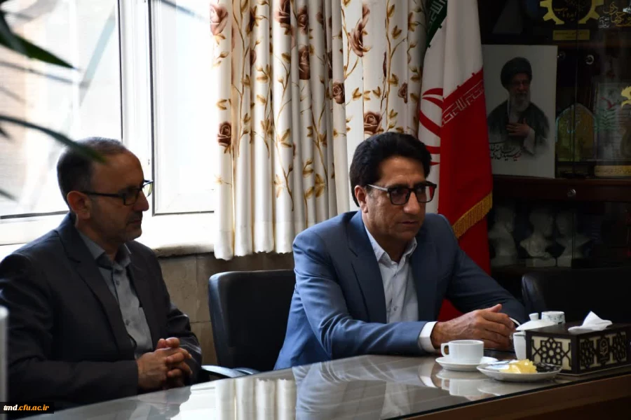حضور فرماندهی اتظامی شهرستان،شهردار نیشابور و ریاست اداره گردشگری و میراث فرهنگی در واحد دانشور به مناسبت گرامیداشت هفته معلم 4