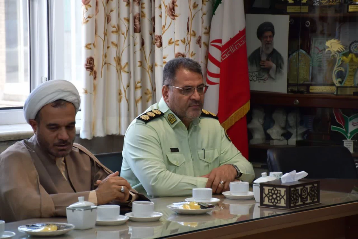 حضور فرماندهی اتظامی شهرستان،شهردار نیشابور و ریاست اداره گردشگری و میراث فرهنگی در واحد دانشور به مناسبت گرامیداشت هفته معلم 6