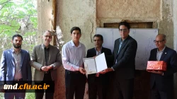 تقدیر از ایثار آموزشی دانشجوی واحد دانشور توسط دکتر عربخانی ریاست دانشگاه  با حضور در روستای قراچه از توابع شهرستان کوهسرخ 5