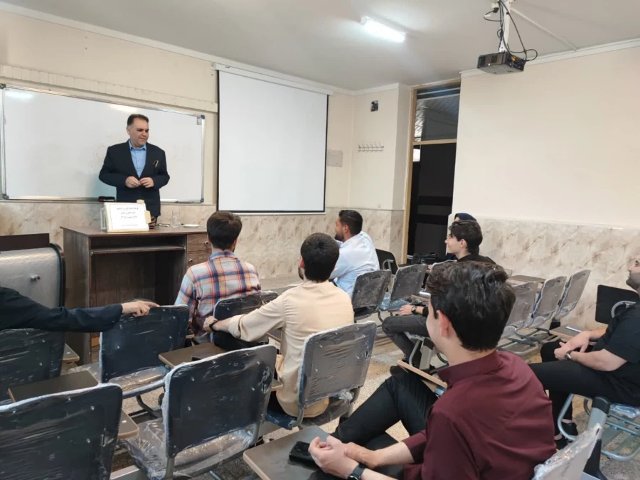 برگزاری کارگاه گویندگی در واحد دانشور 4